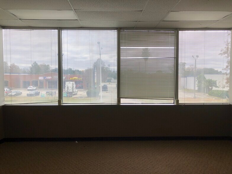 More Photos Of 3029 S Sherwood Forest Blvd, Baton Rouge Loft Creative Space For Lease