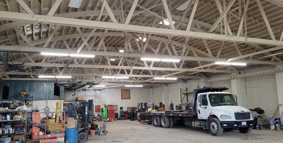 More Photos Of 316 Sylvan Ave, Lancaster Manufacturing For Lease