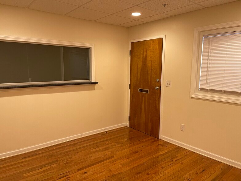 More Photos Of 344-350 Silas Deane Hwy, Wethersfield Medical For Lease