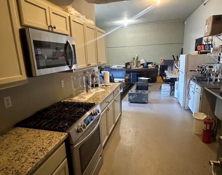 More Photos Of 60 State St, Phoenix Freestanding For Sale