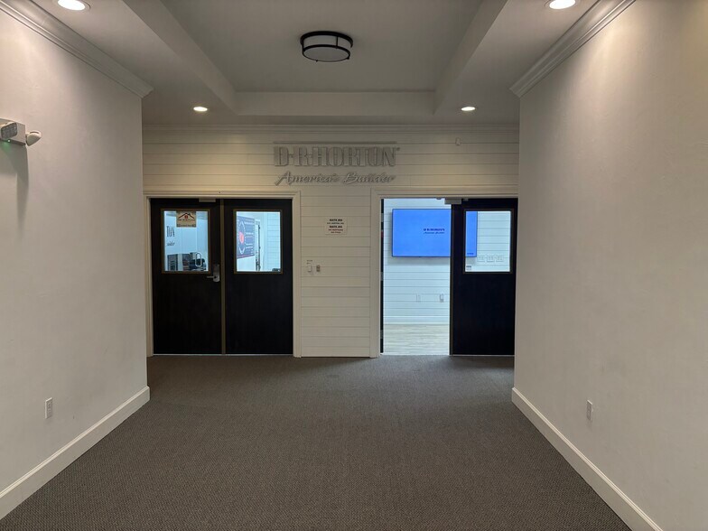 More Photos Of 3606 Maclay Blvd S, Tallahassee Medical For Lease