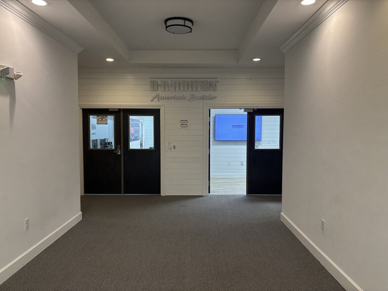 More Photos Of 3606 Maclay Blvd S, Tallahassee Medical For Lease