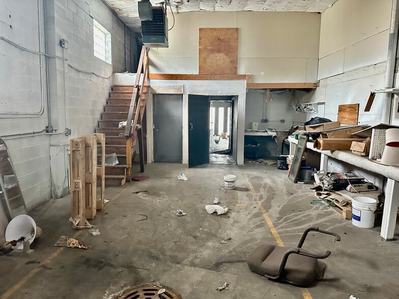 More Photos Of , Hazel Crest General Retail For Sale