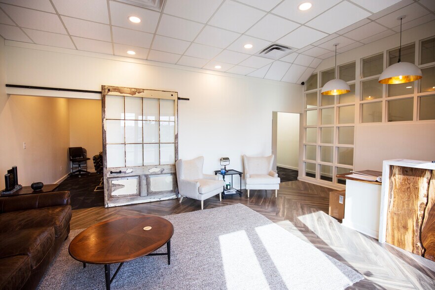 More Photos Of 1945 Patton Chapel Rd, Birmingham Office Residential For Sale