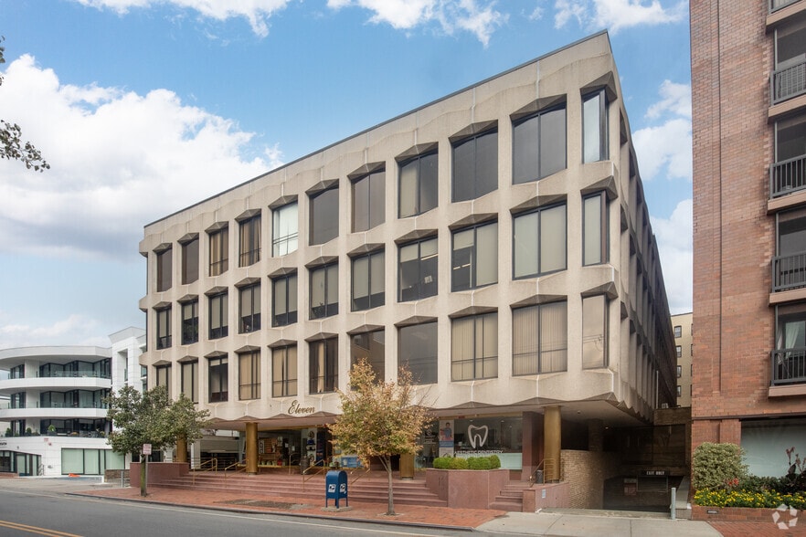 More Photos Of 11 Grace Ave, Great Neck Office For Lease