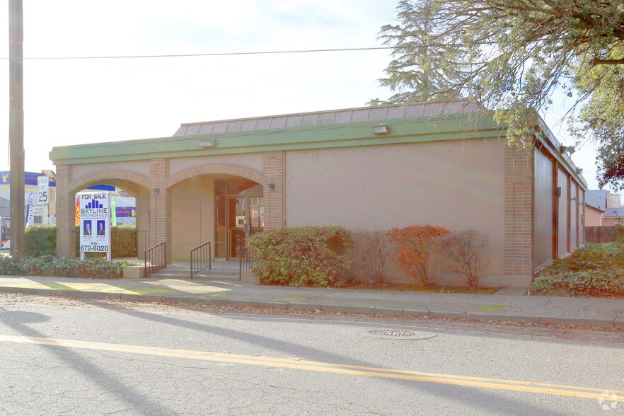 More Photos Of 9410 Locust St, Knights Landing Office For Sale