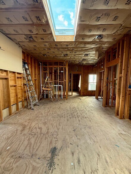 More Photos Of 467 1/2 Martin Luther King Jr Dr, Jersey City Storefront Retail Residential For Sale
