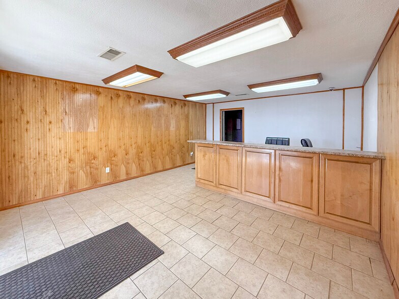 More Photos Of 11730 Highway 152, Pampa Warehouse For Sale