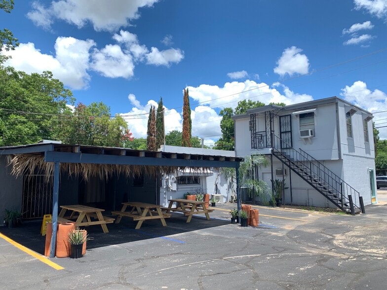 More Photos Of 2609 E Cesar Chavez St, Austin Restaurant For Lease
