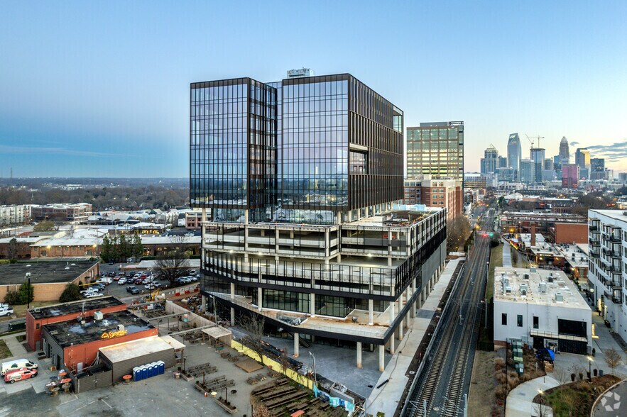 More Photos Of 2151 Hawkins St, Charlotte Office For Lease