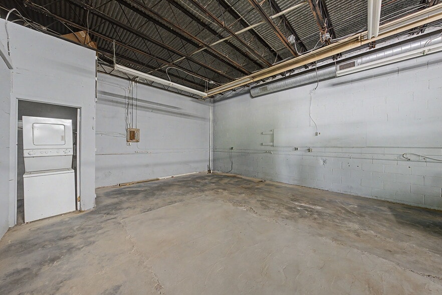 More Photos Of 23 Malcolm St, Morristown Industrial For Sale