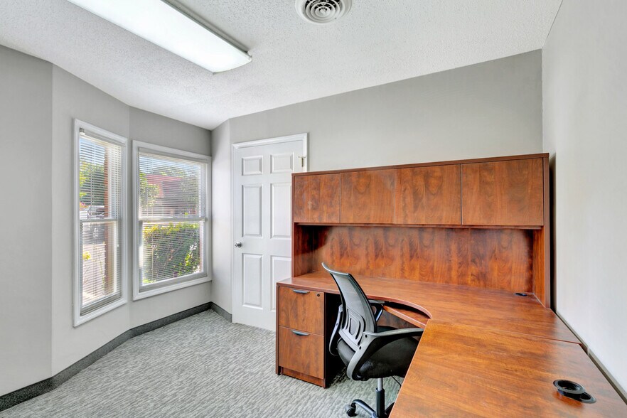 More Photos Of 6716 Heritage Business Ct, Chattanooga Office For Lease