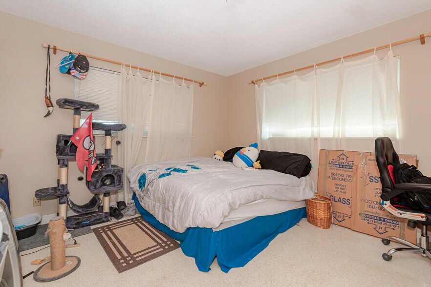 More Photos Of 321 SE 1st Ave, Pompano Beach Multifamily For Sale