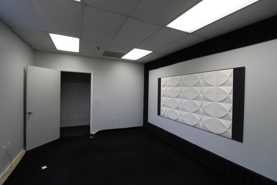 More Photos Of 2310 Whitfield Park Ave, Sarasota Warehouse For Sale