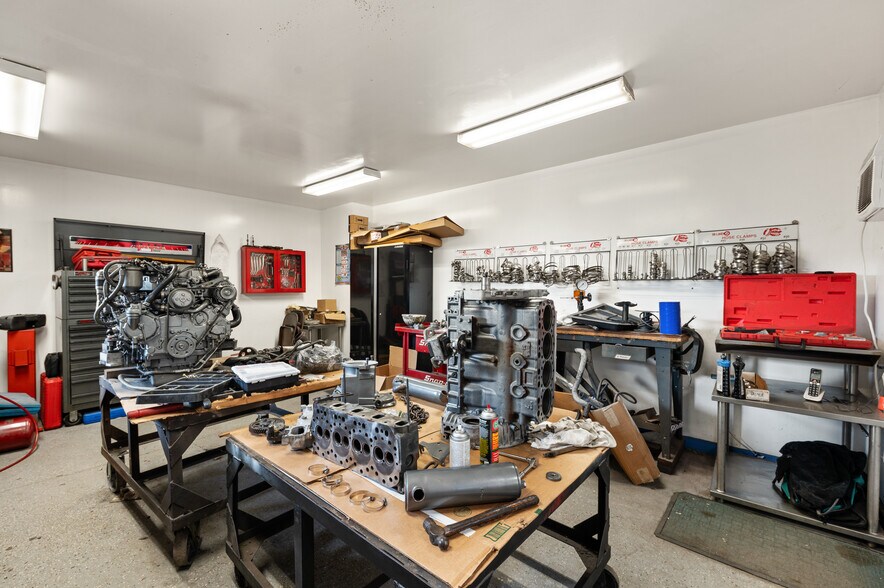 More Photos Of 2640 Avenue of the Americas St, Englewood Warehouse For Sale