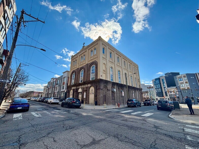 More Photos Of 1632 Poplar St, Philadelphia Religious Facility For Sale