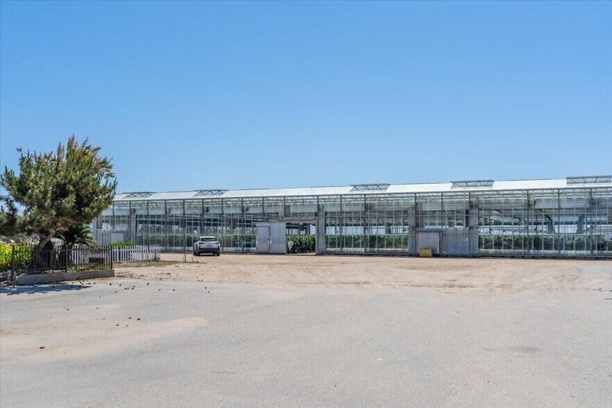More Photos Of 23820 Potter Rd, Salinas Contractor Storage Yard For Sale