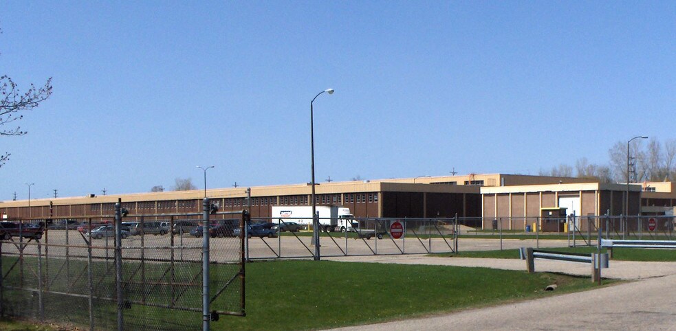 More Photos Of 2929 32nd St SE, Kentwood Manufacturing For Lease