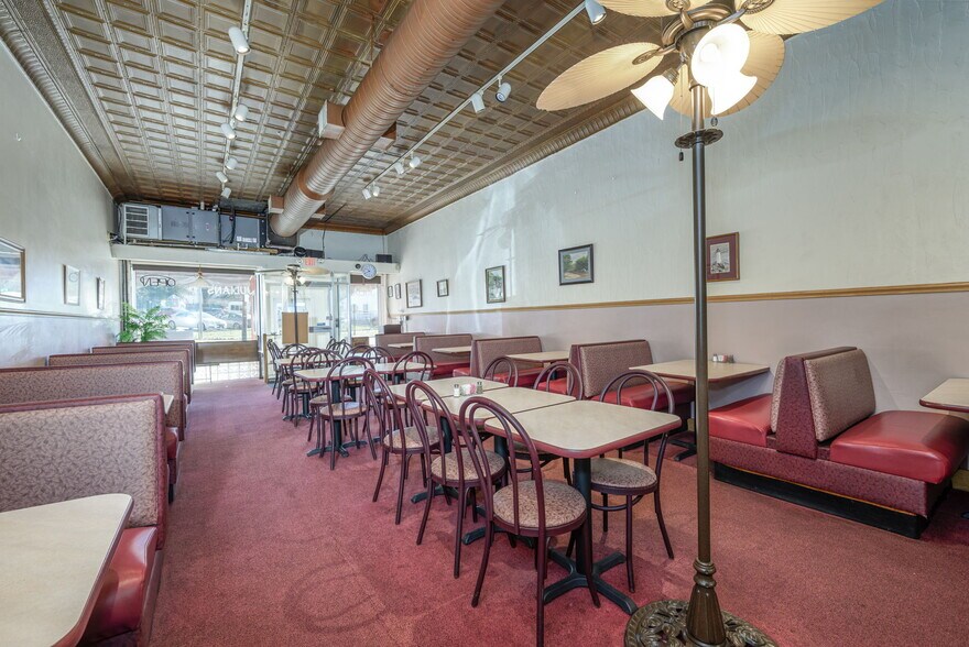 More Photos Of 314 Pioneer St, Akron Storefront For Sale