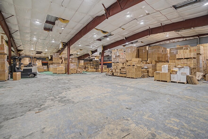 More Photos Of 688 Route 17K, Montgomery Warehouse For Lease
