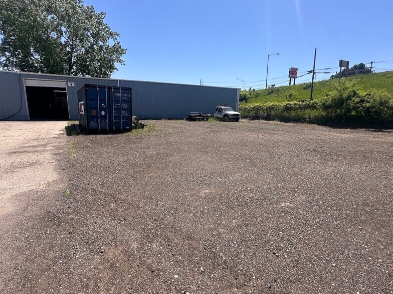More Photos Of 322 Terminal St SW, Grand Rapids Distribution For Lease
