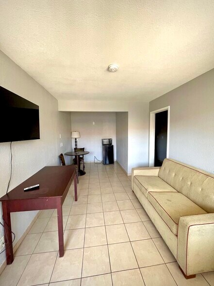 More Photos Of 4300 American Way, Memphis Hospitality For Sale