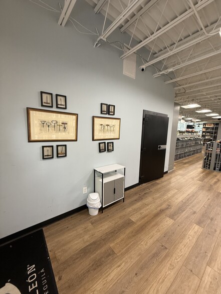 More Photos Of 1947 Wynnton Rd, Columbus Freestanding For Sale