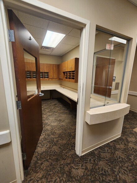 More Photos Of 8400 Northrun Medical Dr, Mechanicsville Office For Lease