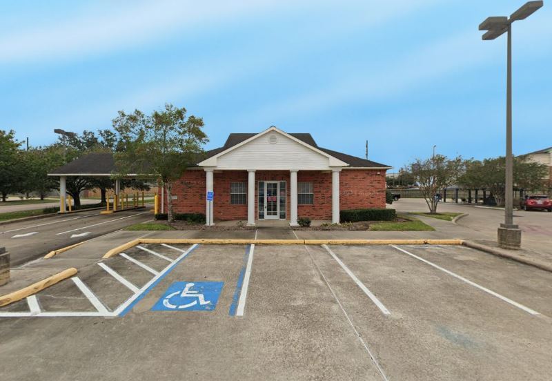 Primary Photo Of 2624 Mchard Rd, Pearland Freestanding For Lease