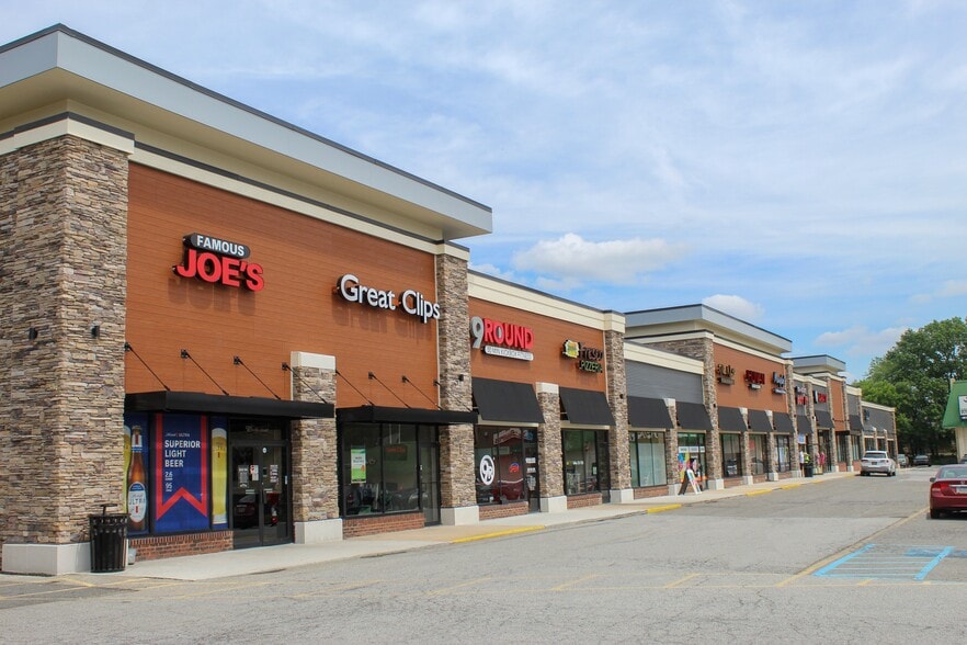 More Photos Of 1806 Marsh Rd, Wilmington Unknown For Lease