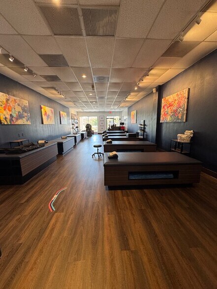 More Photos Of 2645-2695 Ulmerton Rd, Clearwater Freestanding For Lease