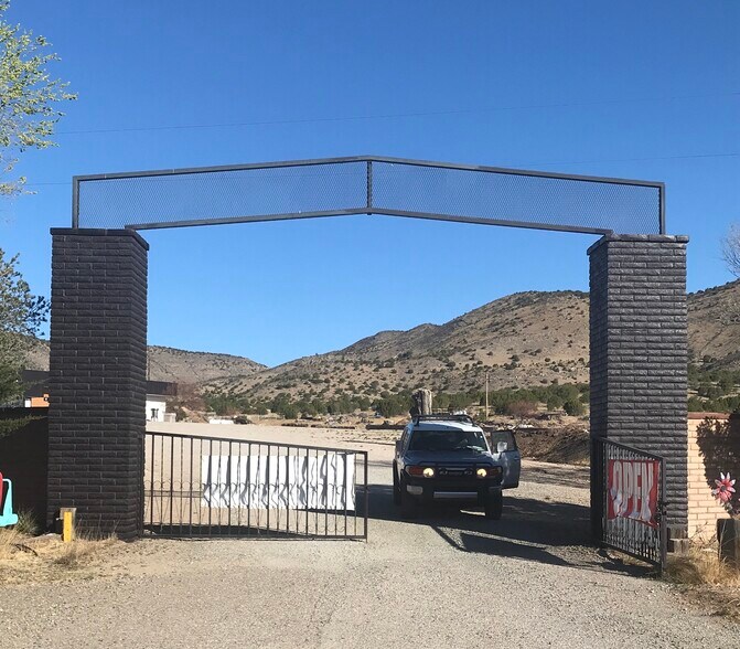 More Photos Of 27489 US Highway 70, Glencoe Showroom For Sale