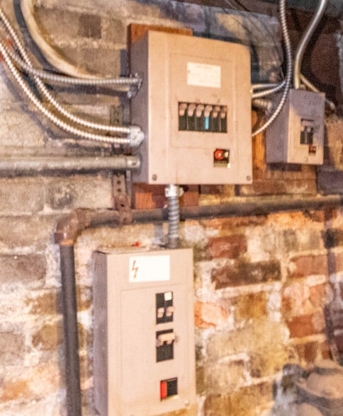 More Photos Of 115 W Saratoga St, Baltimore Storefront Retail Residential For Sale