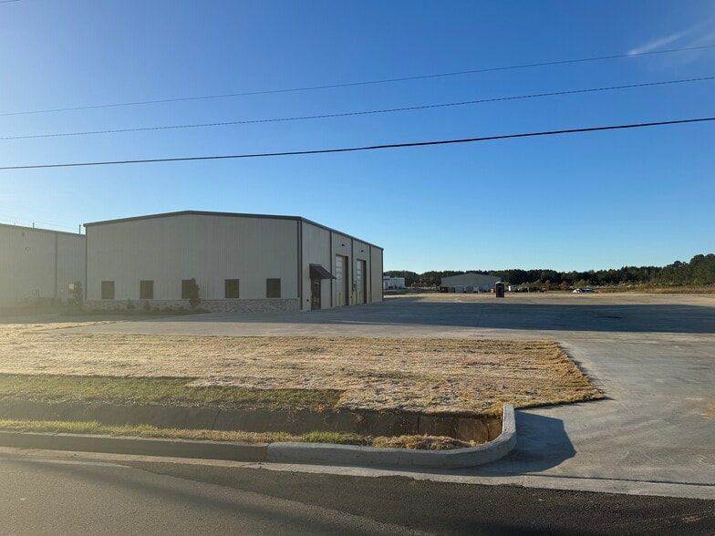 More Photos Of 107 Aerosmith Dr, Richland Light Distribution For Lease