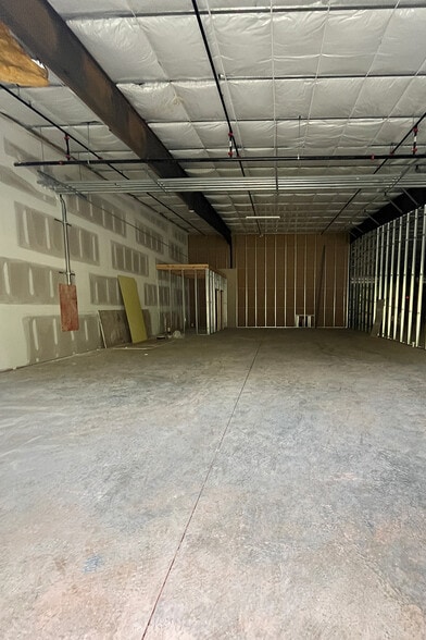 More Photos Of 670 Old Hull, Athens Flex For Lease