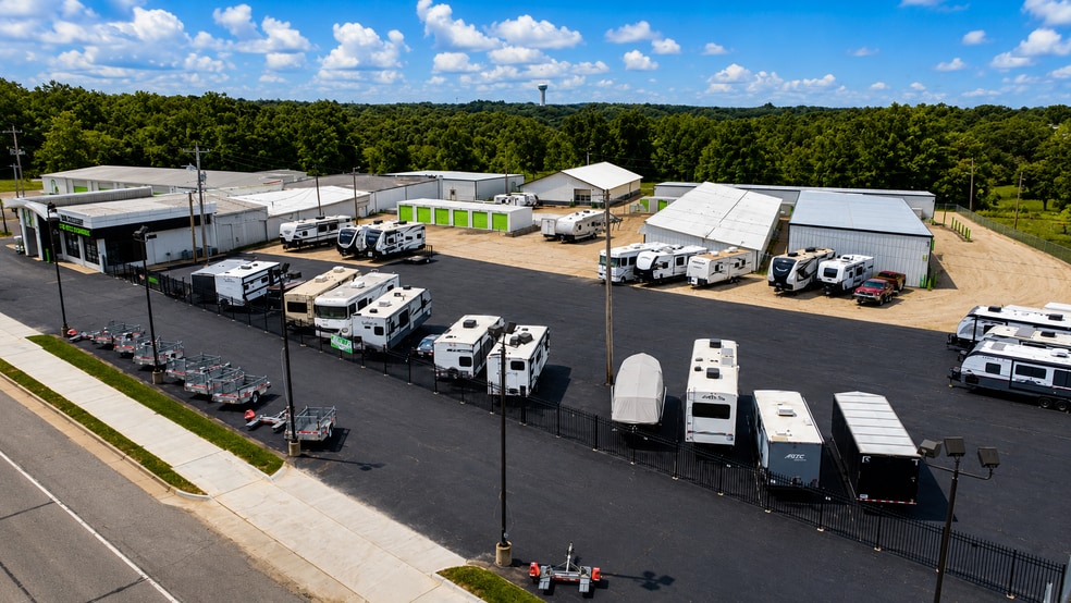 More Photos Of 617 Old Route 66, St Robert Self Storage For Sale