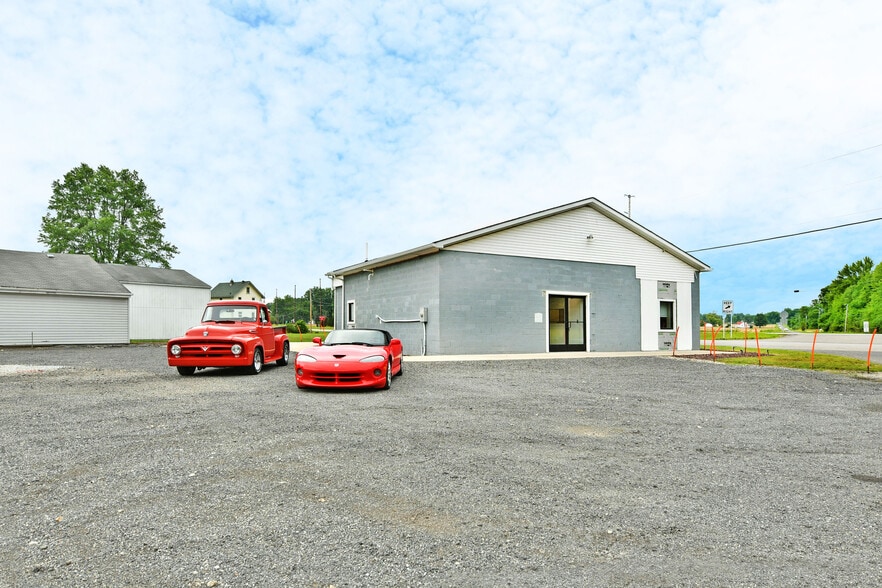 More Photos Of 3019 Parkman Rd NW, Warren Flex For Sale