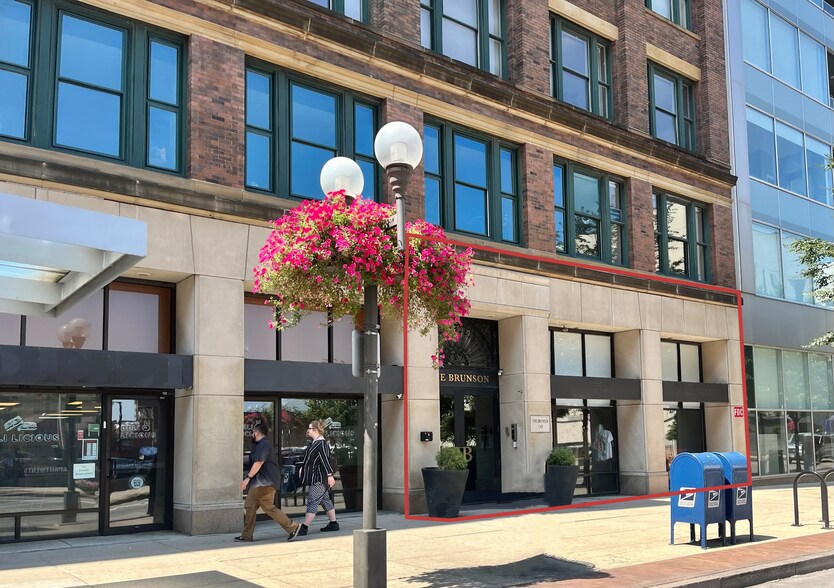 Primary Photo Of 147 N High St, Columbus Storefront Retail Office For Sale
