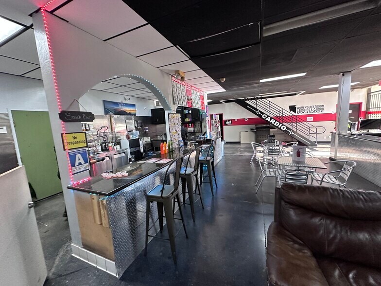 More Photos Of 3500 21st St, Bakersfield Health Club For Lease