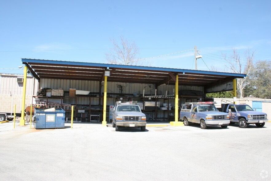 More Photos Of 2125 W Columbus Dr, Tampa Light Distribution For Lease