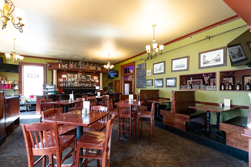More Photos Of 311 Union St, The Dalles Restaurant For Sale