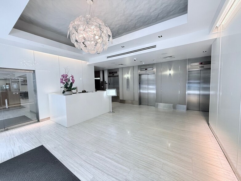 More Photos Of 150 SE 2nd Ave, Miami Office Residential For Lease