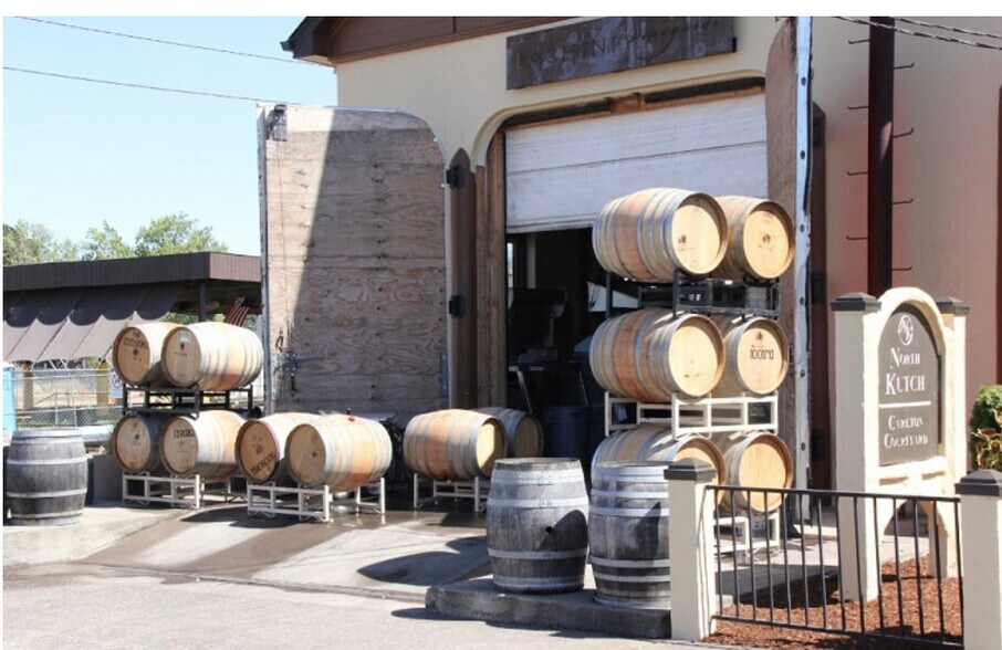 More Photos Of 258 N Kutch St, Carlton Storefront For Sale