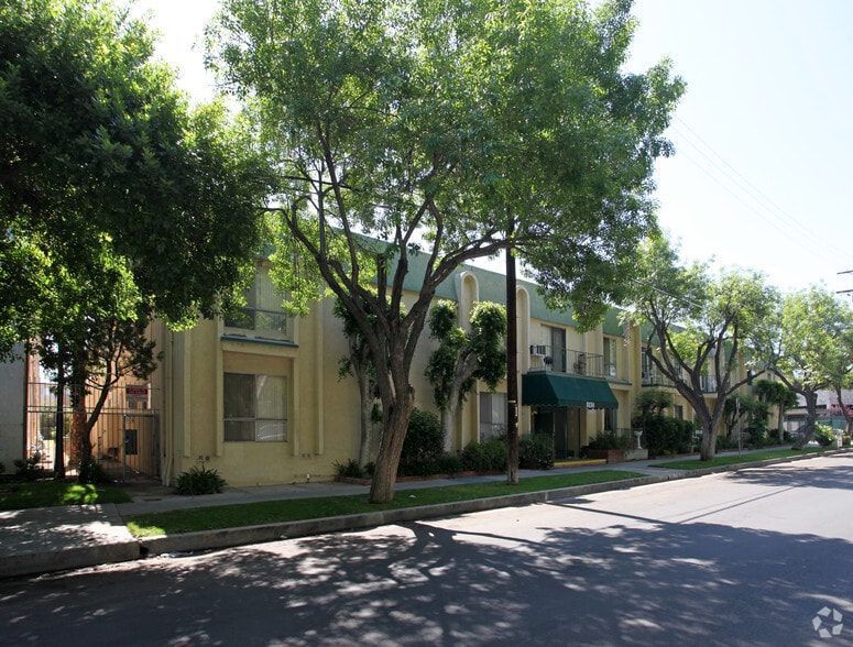 More Photos Of 5130 Yarmouth Ave, Encino Apartments For Sale
