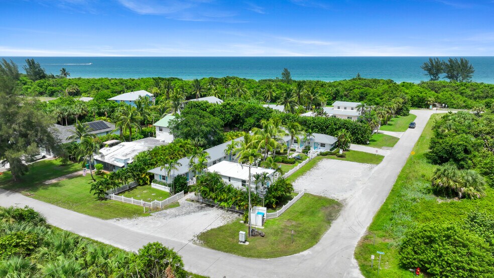 More Photos Of 2502 Tamarind Dr, Hutchinson Island Hotel For Sale