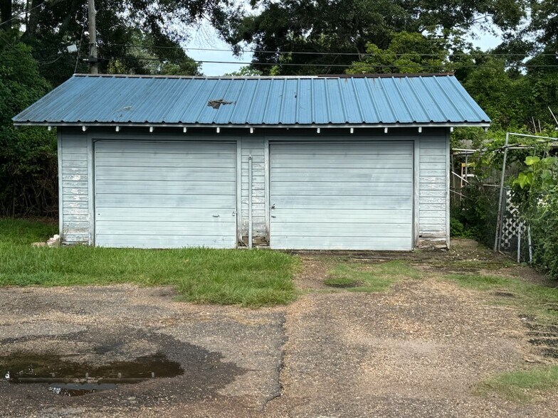 More Photos Of 458 Dauphin Island Pky, Mobile Freestanding For Sale