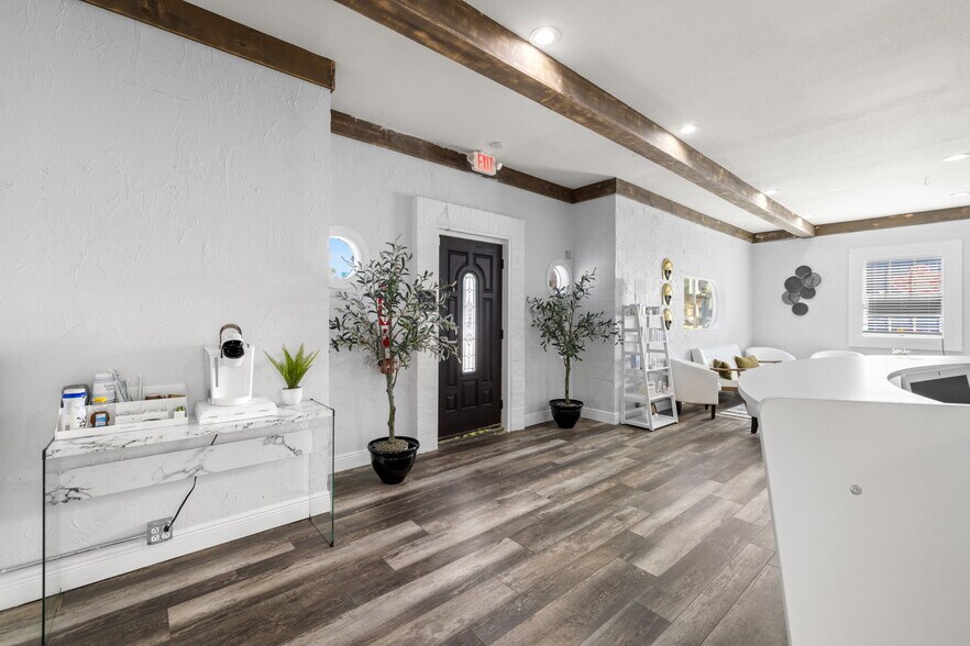 More Photos Of 815 S Howard Ave, Tampa Medical For Sale