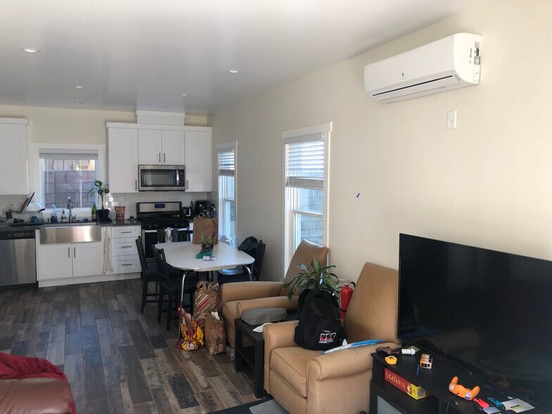 More Photos Of 1449 W 28th St, Los Angeles Apartments For Sale