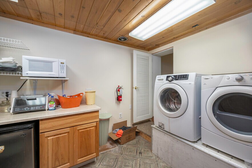 More Photos Of 315 Main Ave E, Soap Lake General Retail For Sale