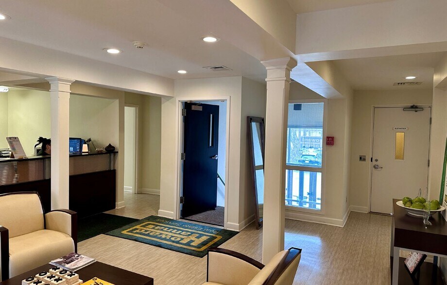 More Photos Of 425 Titus Ave, Irondequoit Office For Sale